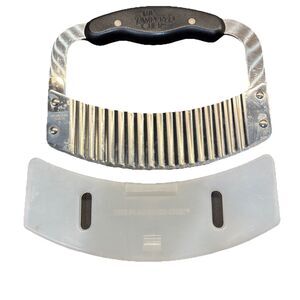 PAMPERED CHEF  Rocking Serrated Chopper Cutter Hand Held Fries Veg covered guard